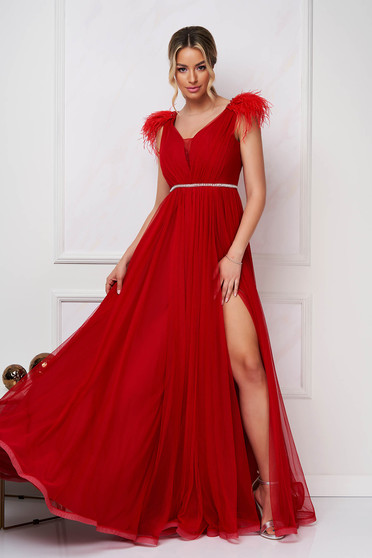 Estélyi ruhák harang alakú, Alkalmi ruha piros hosszú harang tüllből strasszos és tollas kiegészítővel ellátva - StarShinerS.hu