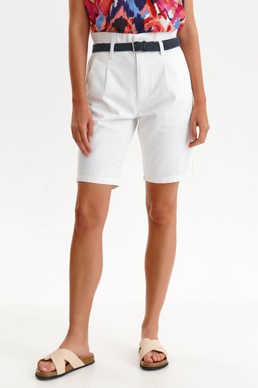 Casual rövid nadrág, Fehér casual bő szabású magas derekú rövidnadrág farmerből öv típusú kiegészítővel - StarShinerS.hu