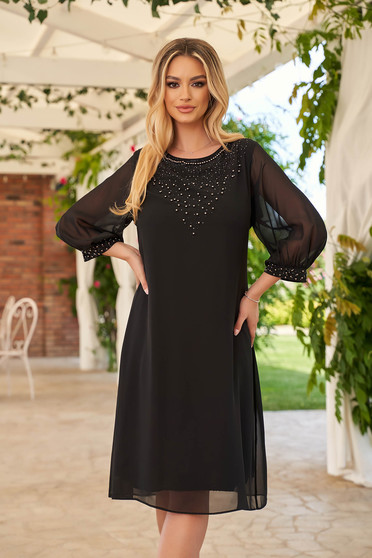 Fátyol ruhák, Fekete alkalmi egyenes midi ruha muszlin anyagból gyöngy és csillogó díszítésekkel - StarShinerS.hu