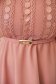 Elegáns ruha pink midi harang rugalmas szövetből hímzett betétekkel 5 - StarShinerS.hu
