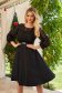 Elegáns ruha fekete midi harang rugalmas szövetből hímzett betétekkel 3 - StarShinerS.hu