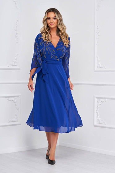 Alkalmi ruhák, méret: XXL, Elegáns ruha kék midi harang muszlin gyöngy és strassz köves díszítéssel - StarShinerS.hu