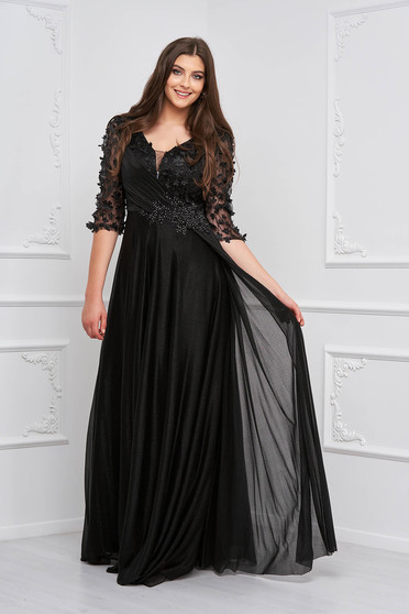 Alkalmi ruhák, méret: 4XL, Ruha fekete muszlin csillogó díszítések hosszú harang 3d virágos díszítéssel - StarShinerS.hu