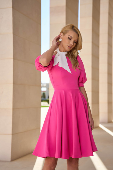 Nagy méretű ruhák elegáns pink,  méret: M, Fukszia midi harang ruha rugalmas szövetből hátán v-dekoltázzsall - StarShinerS - StarShinerS.hu