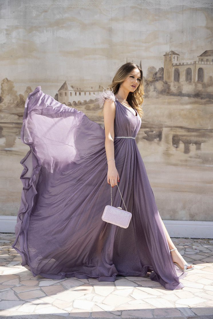 Luxus ruhák, Ruha világos lila tüllből csillogó díszítések hosszú harang tollas díszítés - StarShinerS.hu