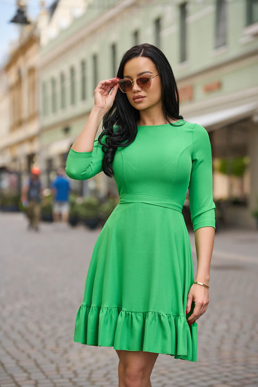 Nyári ruhák, Világos zöld rövid krepp harang ruha kerekített dekoltázssal - StarShinerS - StarShinerS.hu