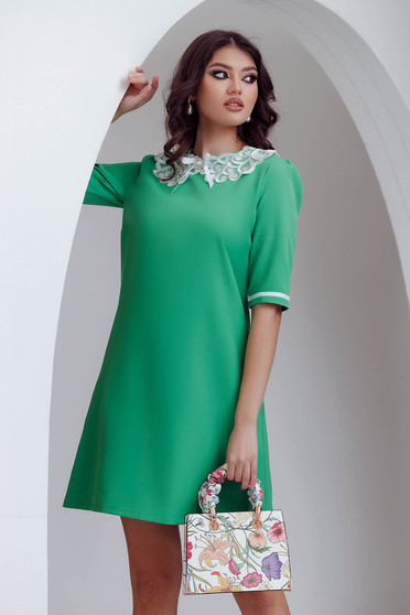 Zöld ruhák, Zöld rövid galléros a-vonalú ruha enyhén rugalmas szövetből - StarShinerS.hu