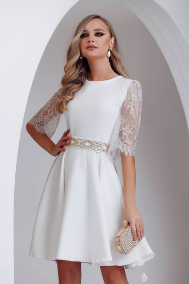 Polgári esküvői ruhák, Fehér harang ruha enyhén rugalmas szövetből csipke ujjakkal és eltávolítható övvel - StarShinerS.hu