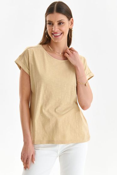 Casual trikók, Póló bézs bő szabású pamutból készült kerekített dekoltázssal - StarShinerS.hu
