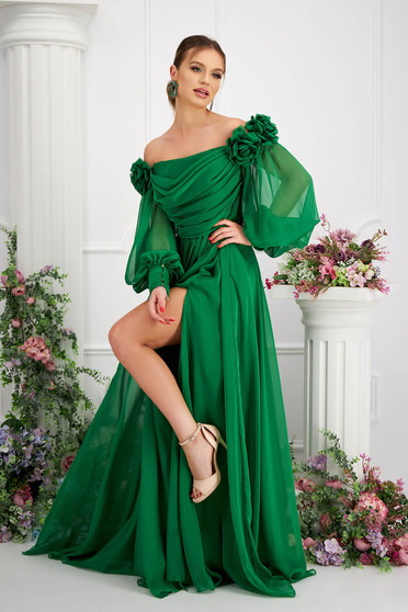Luxus ruhák, Zöld muszlin szatén anyagú hosszú harang ruha csupasz vállakkal és 3d virágos díszítéssel - StarShinerS.hu