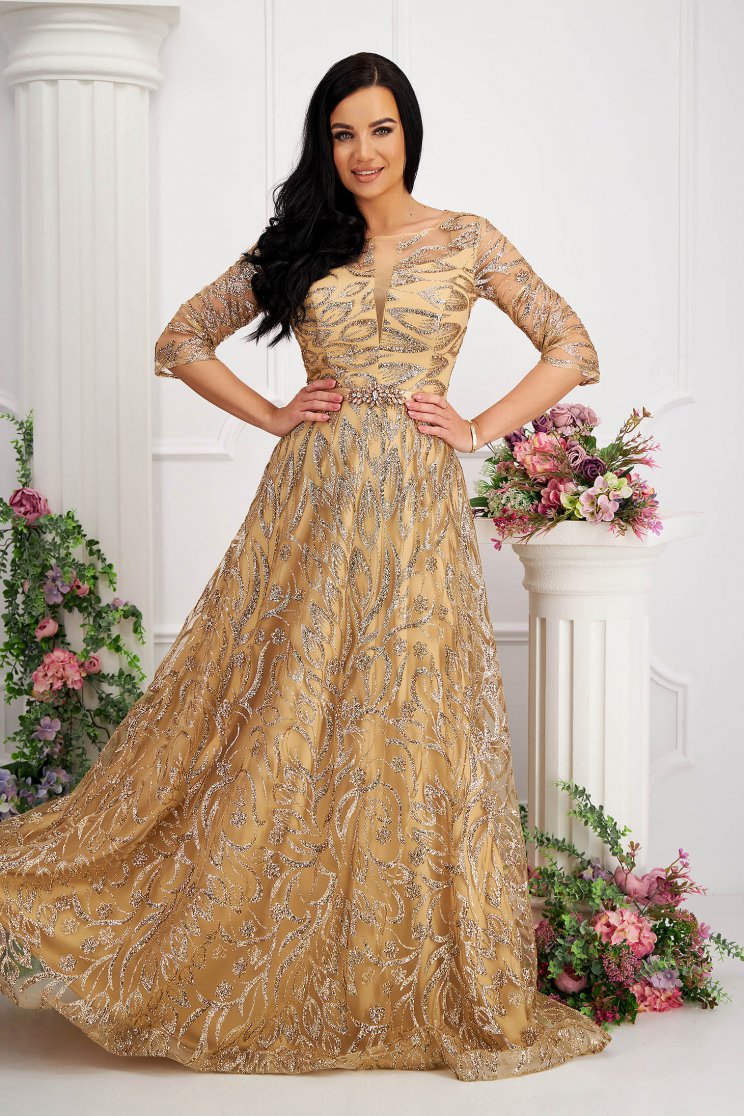 Luxus ruhák, Ruha aranyszínű tüllből harang hosszú csillogó díszítések strassz köves díszítés övvel ellátva - StarShinerS.hu