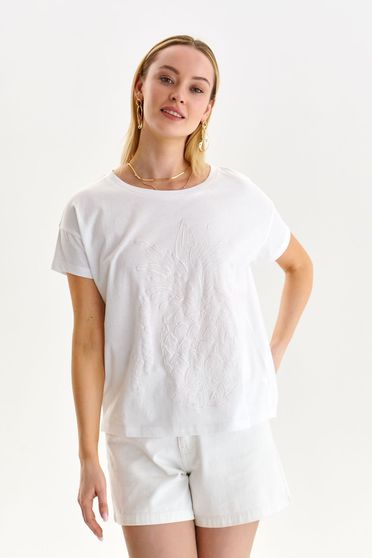 Lezser polók, Fehér pamutból készült bő szabású póló kerekített dekoltázssal - StarShinerS.hu