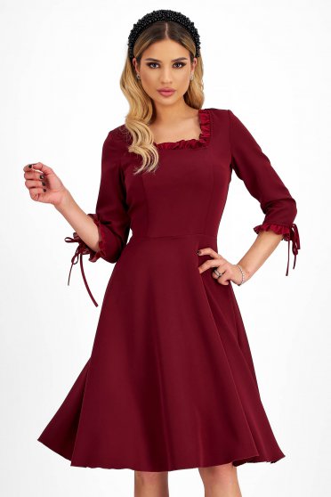 Piros ruhák, Rugalmas szövetü harang ruha - burgundy, térdig érő, fodros díszítéssel - StarShinerS - StarShinerS.hu