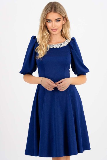 Nagy méretű ruhák harang alakú,  méret: M, Krepp térdig érő harang ruha - kék, gyöngyös díszítéssel - StarShinerS - StarShinerS.hu
