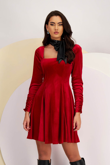 Őszi ruhák, Bársony rövid harang ruha - piros, szögletes dekoltázzsal - StarShinerS - StarShinerS.hu
