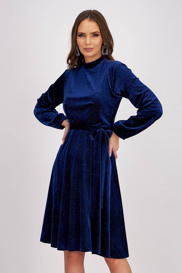 Őszi ruhák, Ruha kék - StarShinerS bársonyból csillogó díszítések háromnegyedes harang alakú gumirozott derékrésszel - StarShinerS.hu