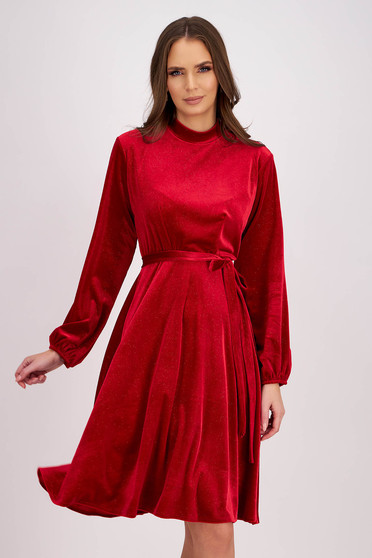 Piros ruhák, Ruha piros - StarShinerS bársonyból csillogó díszítések háromnegyedes harang alakú gumirozott derékrésszel - StarShinerS.hu