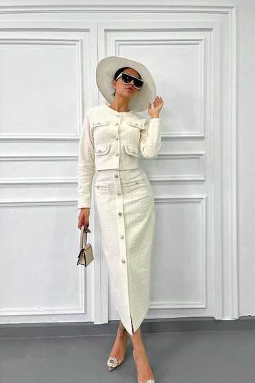 Alkalmi kosztümök, Női kosztüm ivoire rugalmas szövet karcsusított szabású dekoratív gombokkal - StarShinerS.hu