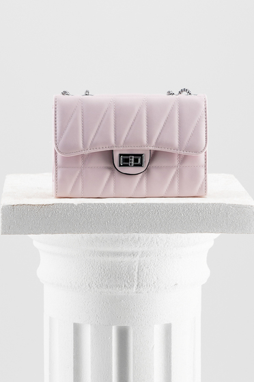 Öko bőr táskák pink, Táska világos rózsaszínű műbőrből hosszú, lánc jellegű akasztóval - StarShinerS.hu
