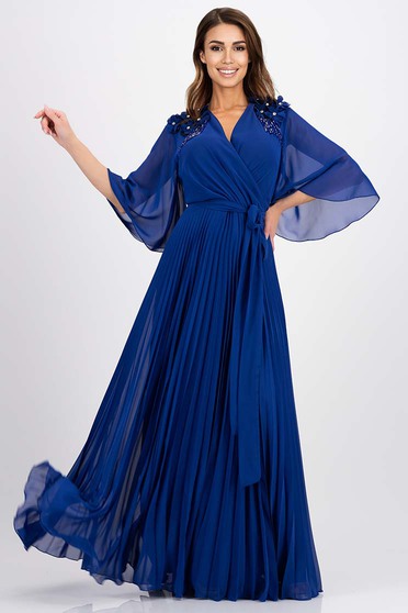 Nagy méretű ruhák harang alakú,  méret: M, Ruha kék rakott, pliszírozott muszlin hosszú harang virágos díszekkel - StarShinerS.hu