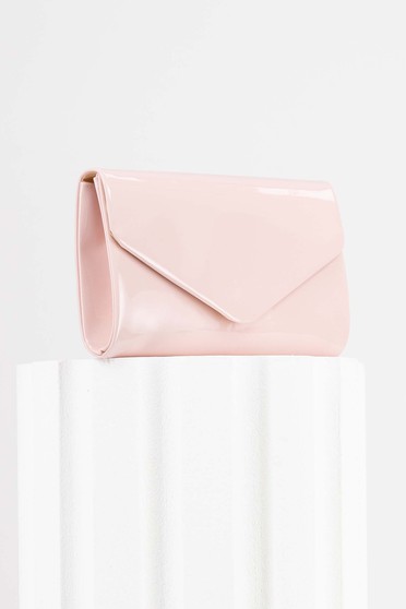 Világos rózsaszínű lakkozott öko bőr táska