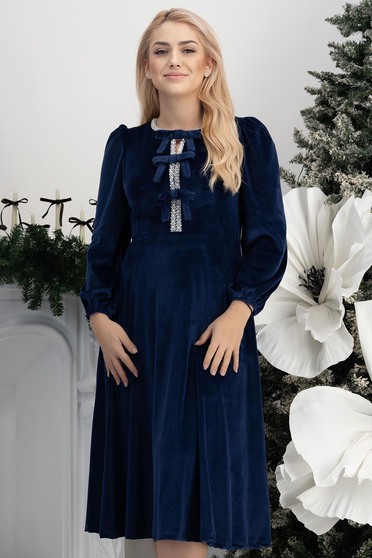 Sötétkék ruha bársony midi harang