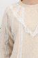 Krémszínű kötött pulóver bő szabással és csipkeapplikációkkal 4 - StarShinerS.hu