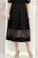Fekete, midi hosszúságú szövet szoknya harangszabással és csipkeapplikációkkal - StarShinerS 4 - StarShinerS.hu