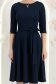 Sötétkék jersey ruha, midi hosszúságú, bő szabású, brosstűvel díszítve - StarShinerS 6 - StarShinerS.hu