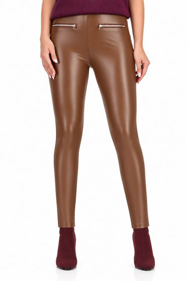 Barna műbőr leggings fém díszítőelemmel