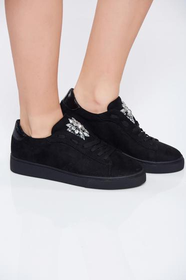 Fekete hétköznapi lapos talpú sport cipő strasszköves díszítéssel