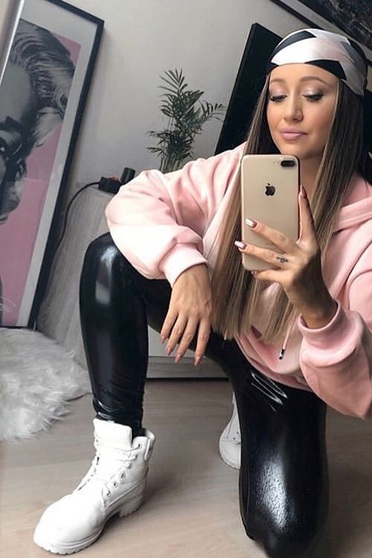 Rózsaszínű SunShine casual hanorák bársonyos anyag bő szabás zsinórral van ellátva a kapucni nem távolítható el