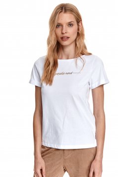 Fehér bő szabású póló pamutból készült grafikai díszítéssel