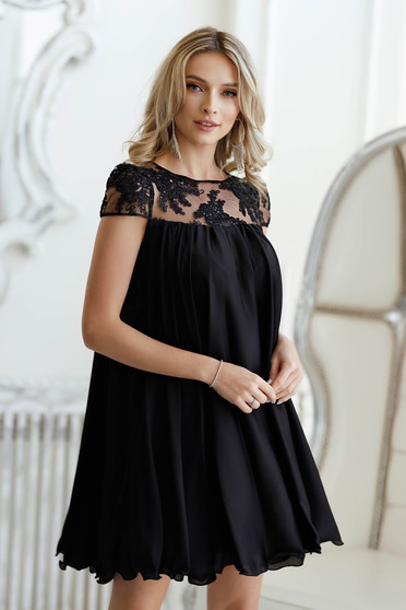 Kismama ruhák, Alkalmi bő szabású rövid muszlin fekete ruha csipke díszítéssel - StarShinerS.hu