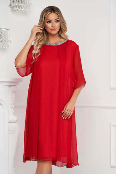 Elegáns ruhák, méret: 9XL, Elegáns ruha muszlin piros bő szabású midi strasszos kiegészítővel - StarShinerS.hu