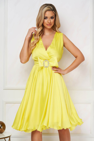 Alkalmi ruhák, Alkalmi midi harang sárga ruha muszlin anyagból, ujjatlan, eltávolítható övvel - StarShinerS.hu