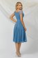 Alkalmi midi kék ruha vékony muszlinból flitteres díszítéssel 3 - StarShinerS.hu