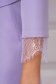 Lila elegáns ceruza ruha enyhén rugalmas anyagból csipke díszítéssel 5 - StarShinerS.hu