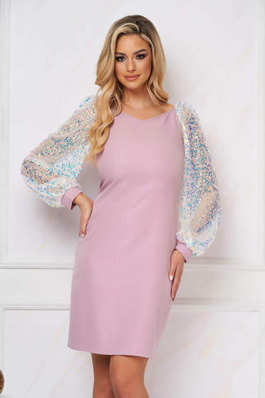 Egyenes ruhák alkalmi, Púder rózsaszínű StarShinerS egyenes alkalmi ruha rugalmas szövetből csillogó díszítésekkel - StarShinerS.hu