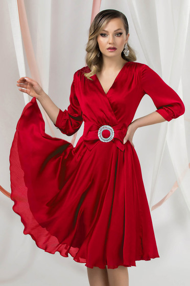 Elegáns ruhák, Piros alkalmi midi harang ruha szaténból - StarShinerS.hu