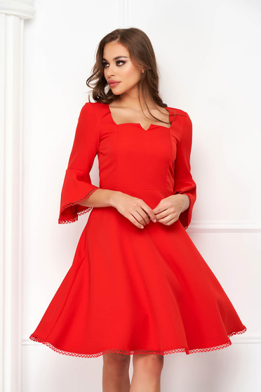 Elegáns ruhák piros harang alakú, Piros harang ruha rugalmas szövetből fodros ujjakkal - StarShinerS - StarShinerS.hu