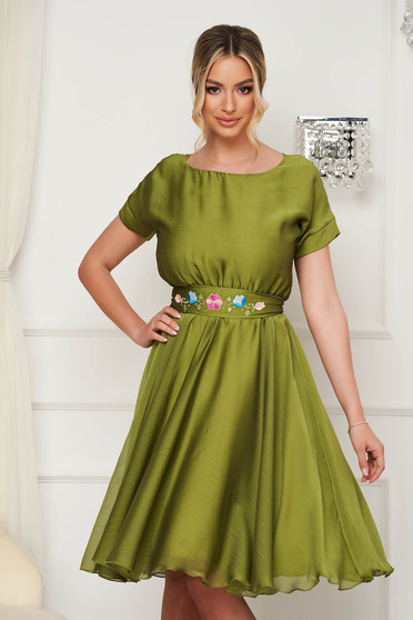 Nagy méretű ruhák, muszlin, méret: M, Khaki zöld StarShinerS elegáns midi harang alakú muszlin ruha gumirozott derékrésszel - StarShinerS.hu