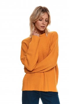 Narancssárga kötött bő szabású pulóver
